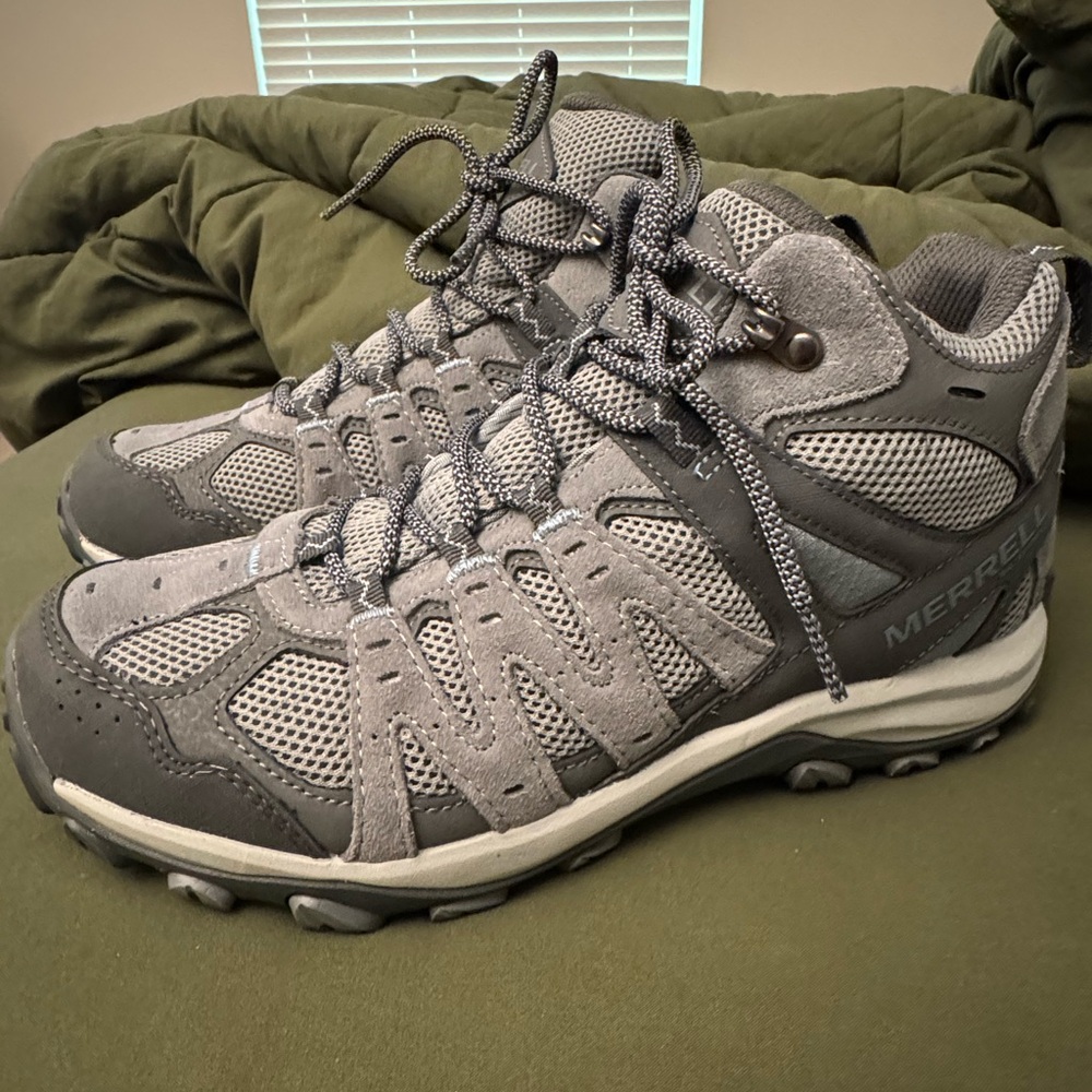 Merrell Blue and Gray Hiking Boots 🩵